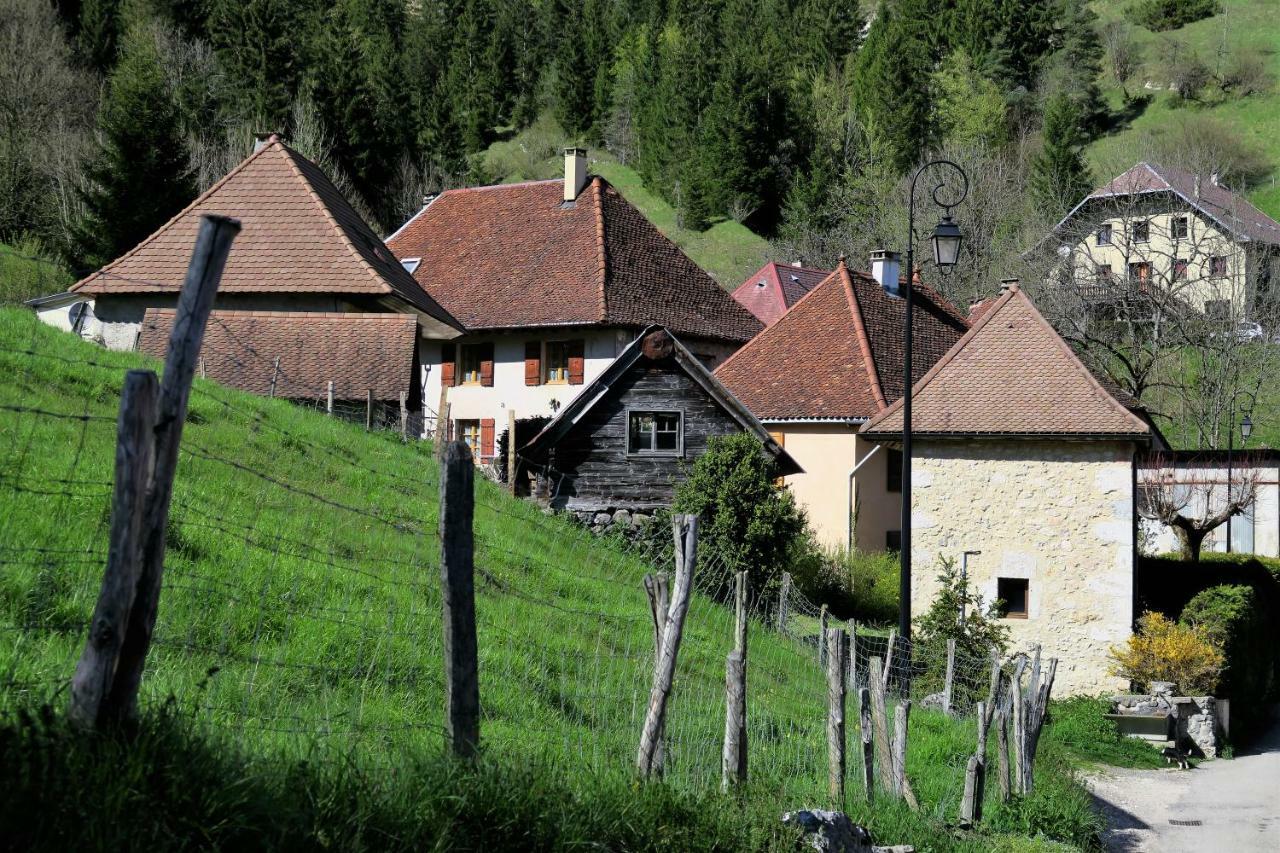 Villa La Fraceline à Saint-Pierre-d'Entremont  Extérieur photo